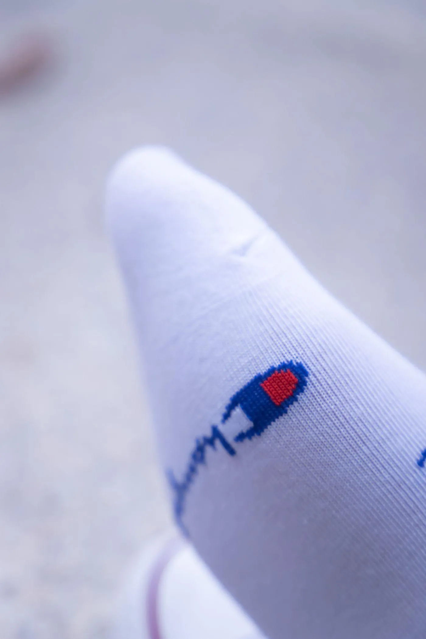 [BoBoSocks袜啵啵]NO.001 小甜豆-帆布鞋、白棉袜、肉丝 [138P]插图2